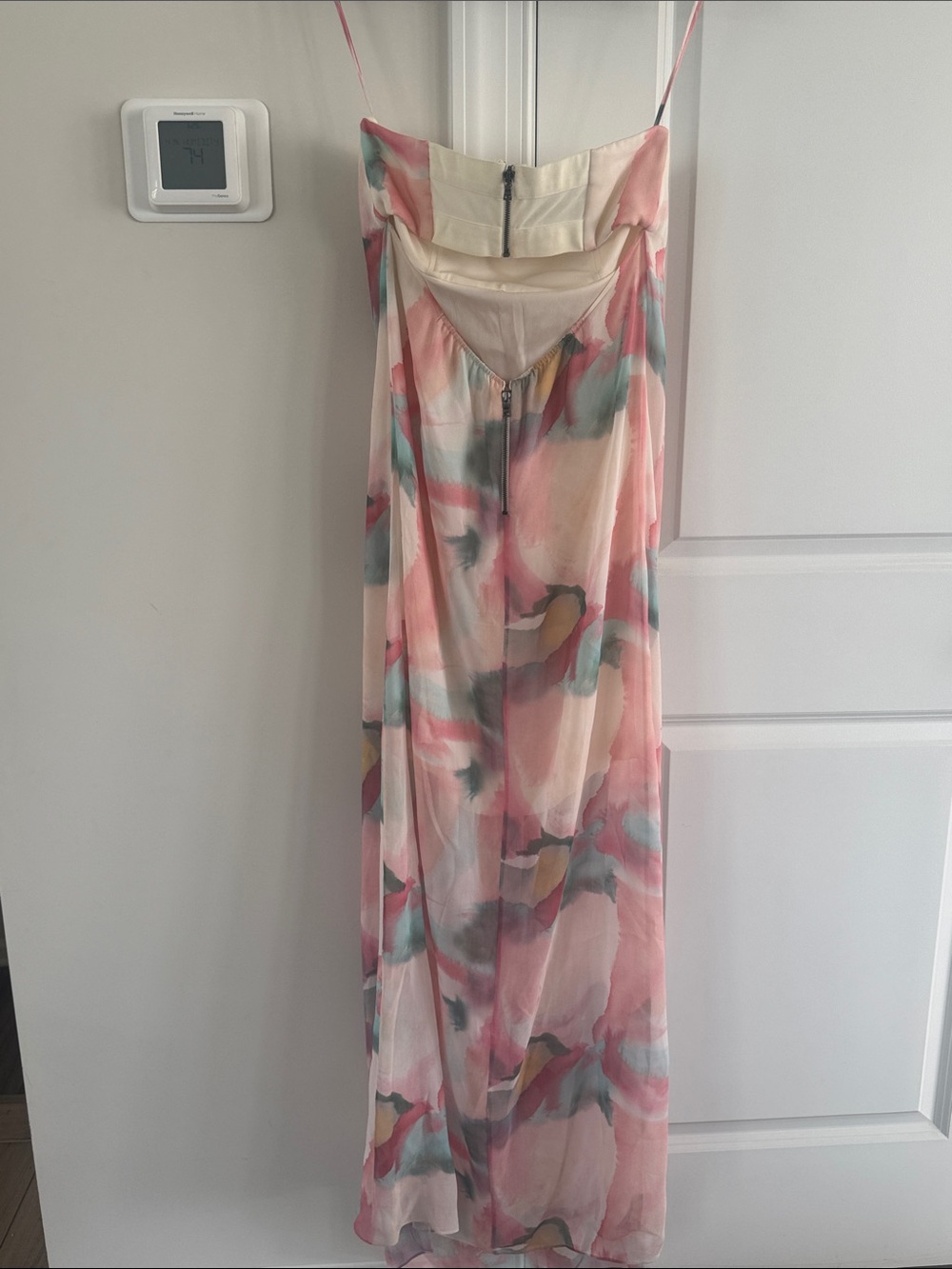 Alice + Olivia Pink and Cream Watercolor Maxi Dress - Picture 4 of 7